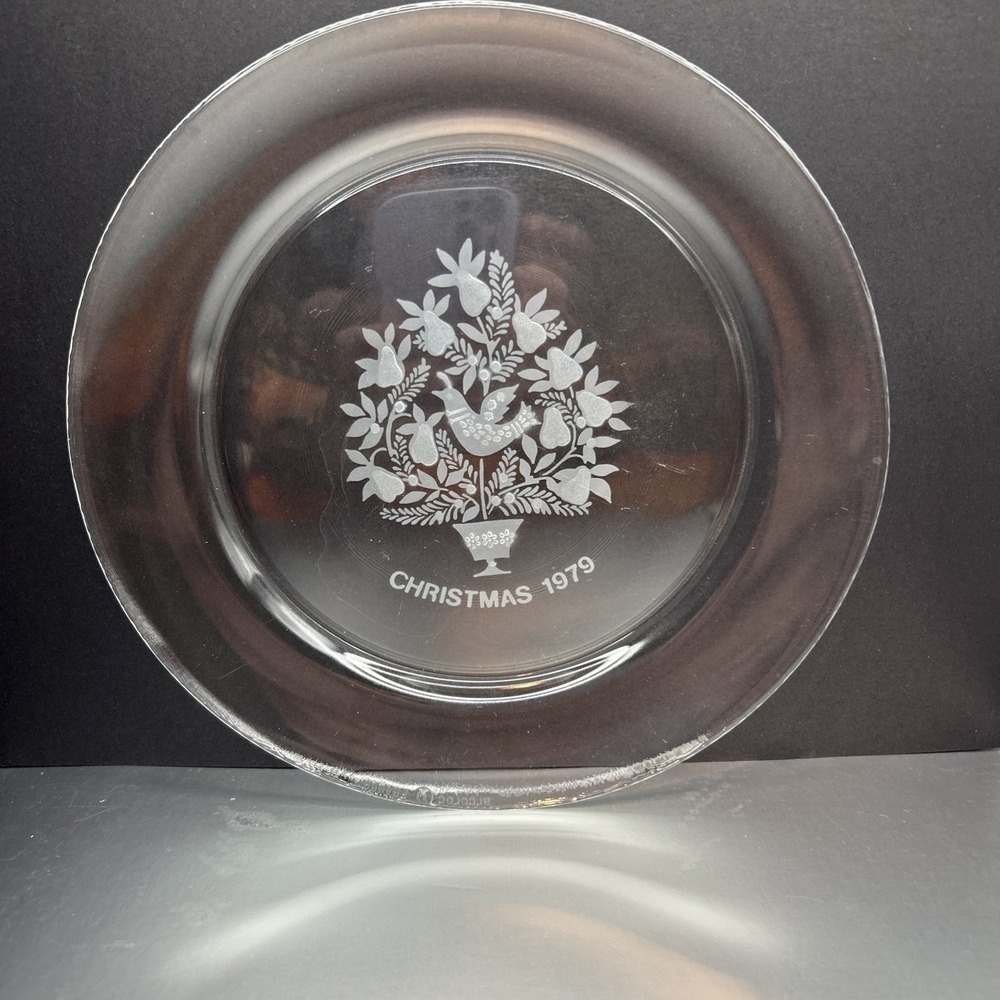 Vintage Arcoroc France Christmas 1979 Glass Plate Partridge‎ in a Pear Tree 7.5"